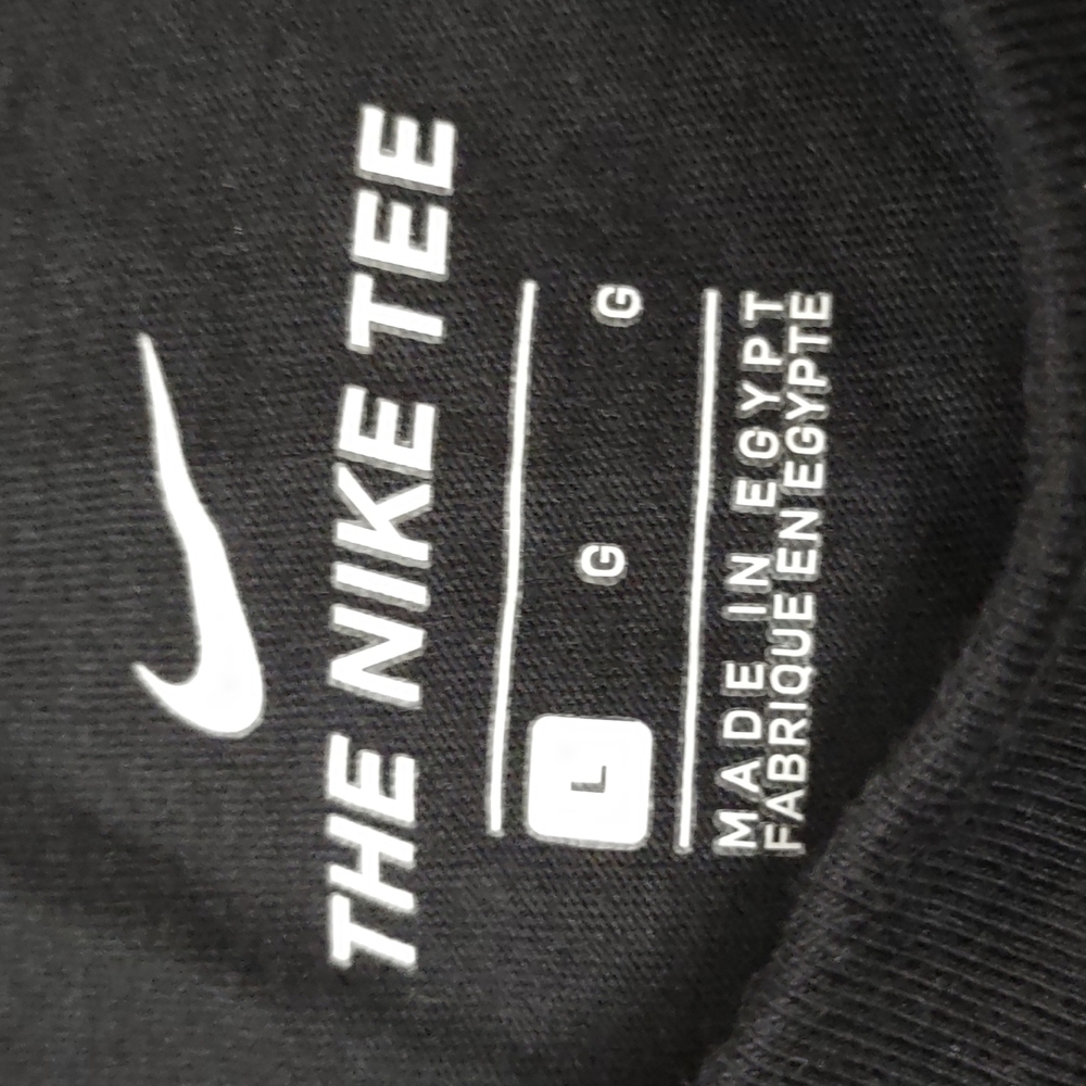 Nike  sportswear shirt pullover for women size L in good condition   very nice. - Picture 4 of 5